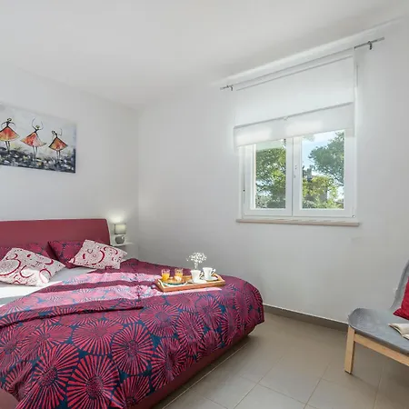 Marilu, Modern With Pool Near The Sea 펜션 Ubasico