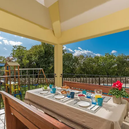 Marilu, Modern With Pool Near The Sea * Ubasico