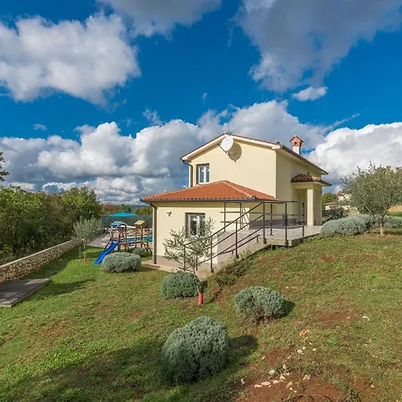 Marilu, Modern With Pool Near The Sea *