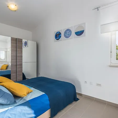 Marilu, Modern With Pool Near The Sea 펜션 Ubasico