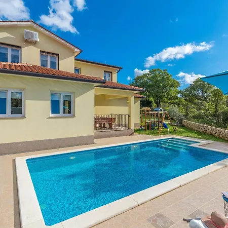 Marilu, Modern With Pool Near The Sea