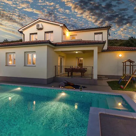 Marilu, Modern With Pool Near The Sea 펜션 Ubasico