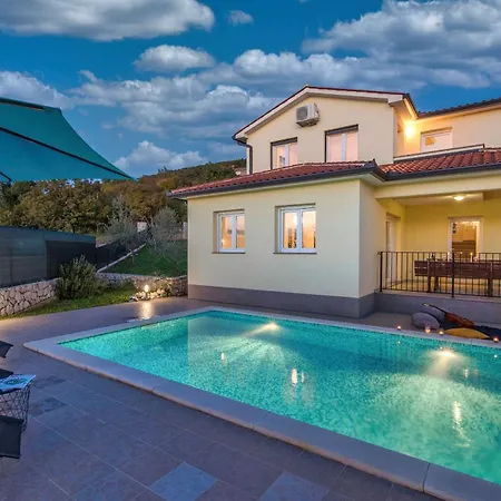 Marilu, Modern With Pool Near The Sea *